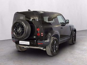 Land Rover Defender 90 D200 MHEV — photo 4
