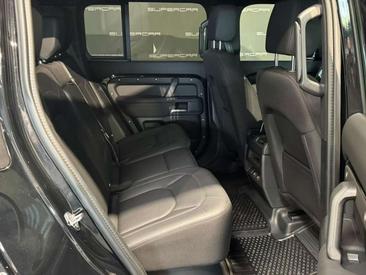 Land Rover Defender 90 D200 MHEV — photo 11