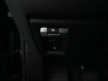 Land Rover Defender 110 P300e — photo 15