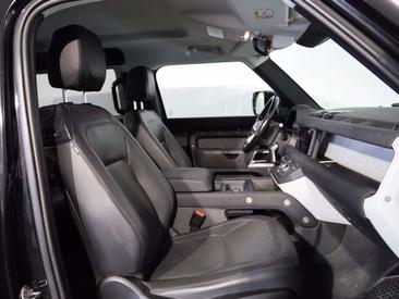 Land Rover Defender 90 D200 MHEV — photo 7