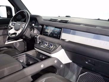 Land Rover Defender 90 D200 MHEV — photo 9