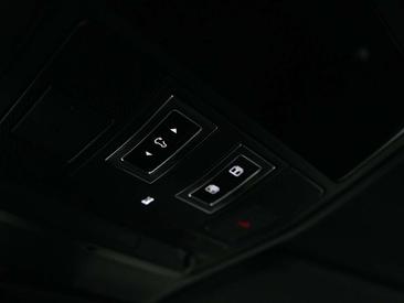 Land Rover Defender 110 P300e — photo 16