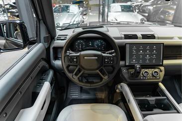 Land Rover Defender 110 P300e — photo 7