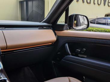 Land Rover Range Rover Sport P550e — photo 38