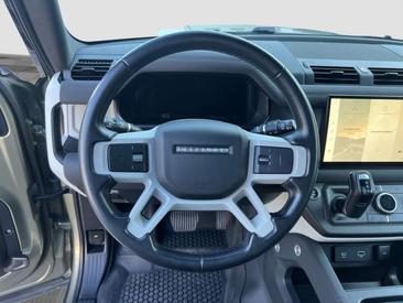 Land Rover Defender 90 D200 MHEV — photo 10