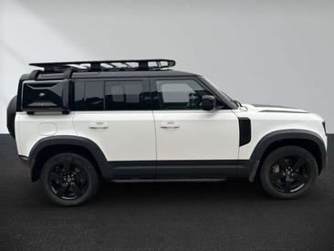 Land Rover Defender 110 D300 MHEV — photo 2