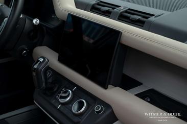 Land Rover Defender 110 P400e — photo 20
