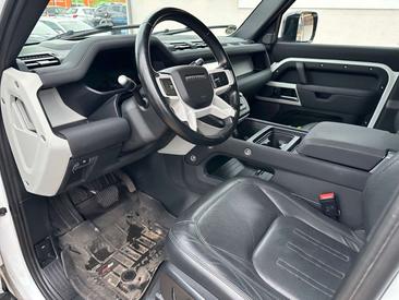 Land Rover Defender 110 D300 MHEV — photo 16