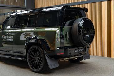 Land Rover Defender 110 P300e — photo 12