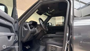 Land Rover Defender 110 P400e — photo 12