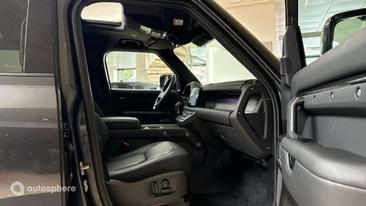 Land Rover Defender 110 P400e — photo 15