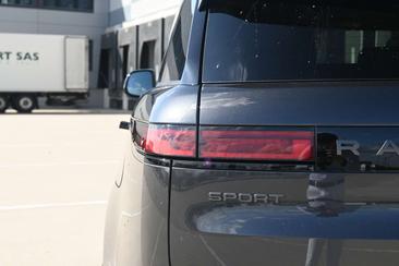 Land Rover Range Rover Sport P550e — photo 14