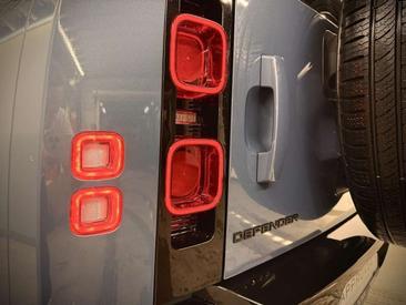 Land Rover Defender 110 Hard Top D250 — photo 9