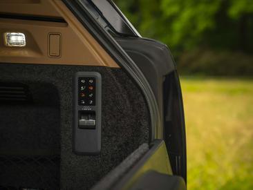Land Rover Range Rover D350 — photo 26