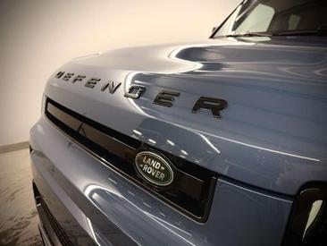Land Rover Defender 110 Hard Top D250 — photo 12