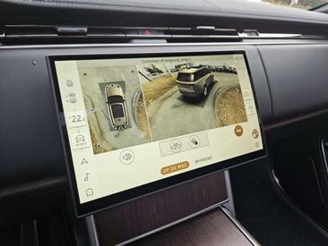 Land Rover Range Rover P460e — photo 5