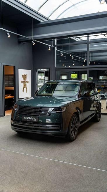 Land Rover Range Rover P460e — photo 20