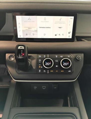 Land Rover Defender 90 D200 MHEV — photo 13
