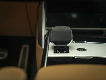 Land Rover Range Rover D350 — photo 31