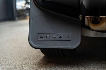Land Rover Defender 110 P300e — photo 21