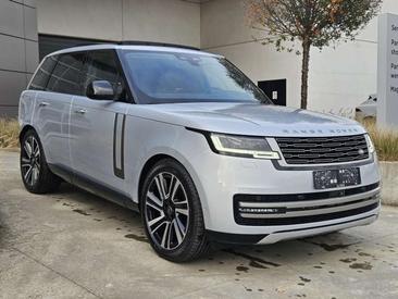 Land Rover Range Rover P460e — photo 12
