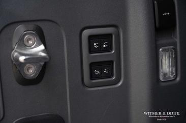 Land Rover Defender 110 P400e — photo 31