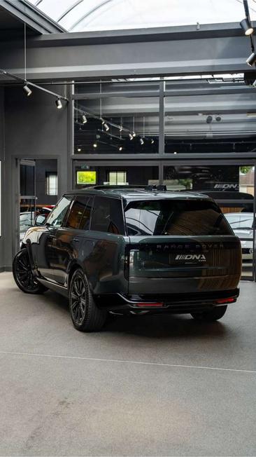 Land Rover Range Rover P460e — photo 24