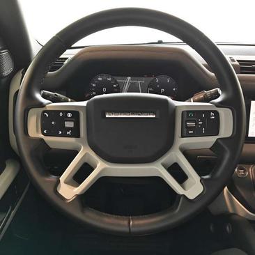 Land Rover Defender 90 D200 MHEV — photo 17