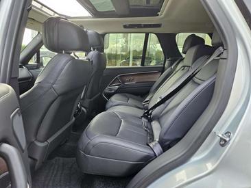 Land Rover Range Rover P460e — photo 14