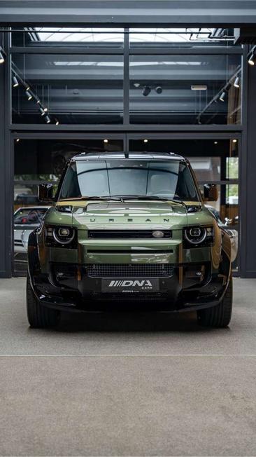 Land Rover Defender 110 P300e — photo 23