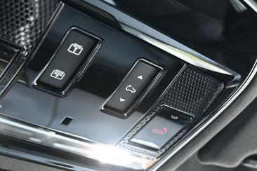 Land Rover Range Rover Sport P550e — photo 23
