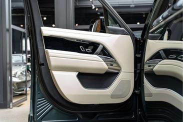 Land Rover Range Rover P460e — photo 25