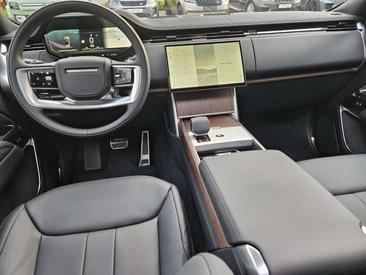Land Rover Range Rover P460e — photo 17
