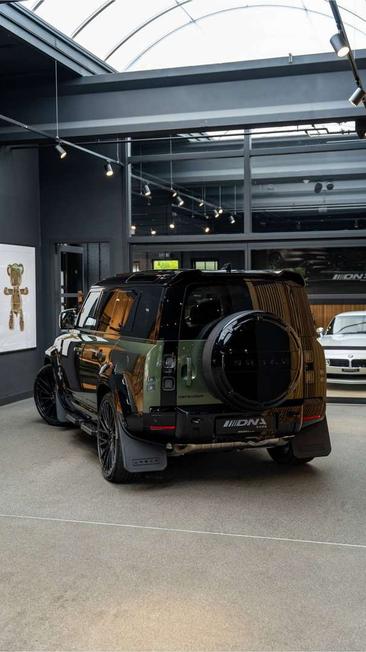 Land Rover Defender 110 P300e — photo 28