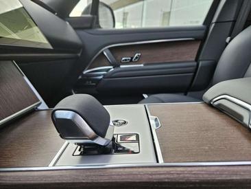 Land Rover Range Rover P460e — photo 21