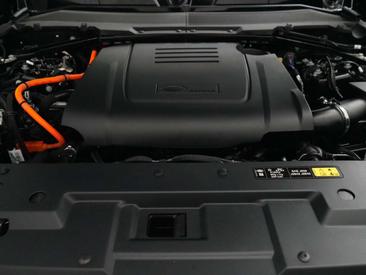 Land Rover Defender 110 P300e — photo 44