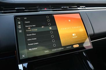 Land Rover Range Rover Sport P550e — photo 34