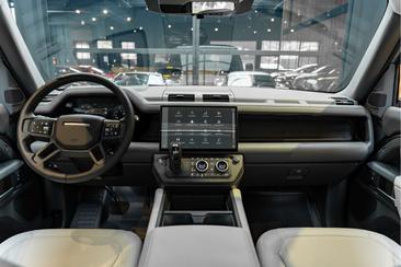 Land Rover Defender 110 P300e — photo 36