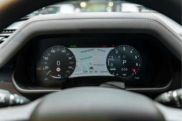Land Rover Defender 110 P300e — photo 39