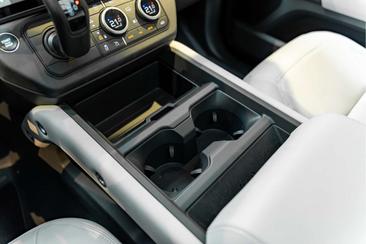 Land Rover Defender 110 P300e — photo 40