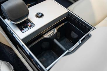 Land Rover Range Rover P460e — photo 41