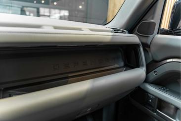 Land Rover Defender 110 P300e — photo 48