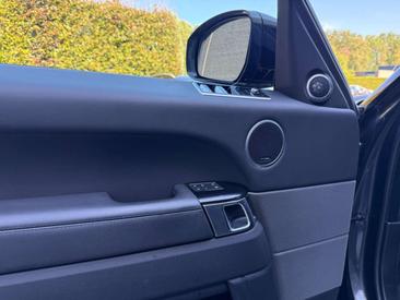 Land Rover Range Rover Sport P400e — photo 11