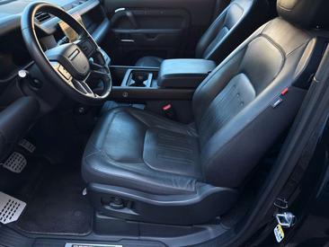 Land Rover Defender 110 D300 MHEV — photo 9