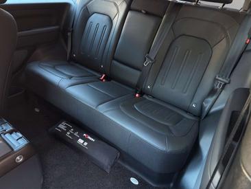 Land Rover Defender 110 D300 MHEV — photo 11