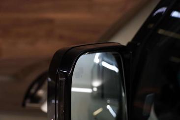 Land Rover Defender 110 P400e — photo 19