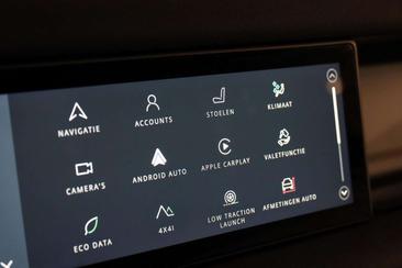 Land Rover Defender 110 P400e — photo 26