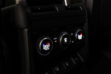 Land Rover Defender 110 P400e — photo 27