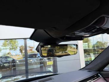 Land Rover Range Rover Sport P550e — photo 19