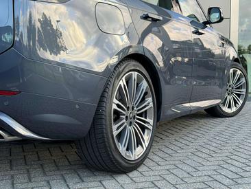 Land Rover Range Rover Sport P550e — photo 33
